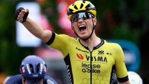 Giro d'Italia 2025, Kooij vince in volata la dodicesima tappa
