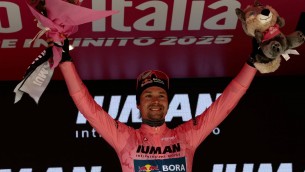 Giro d'Italia, ad Ayuso la settima tappa