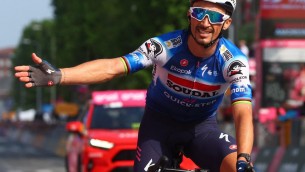 Giro d'Italia, Alaphilippe vince 12esima tappa e Pogacar sempre in rosa