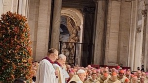 Giubileo, Papa apre Porta Santa: al via l'Anno Santo della speranza