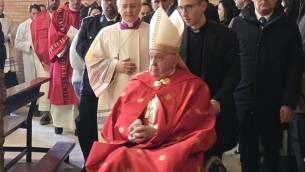 Giubileo, Papa apre Porta Santa nel carcere di Rebibbia: "La speranza non delude"