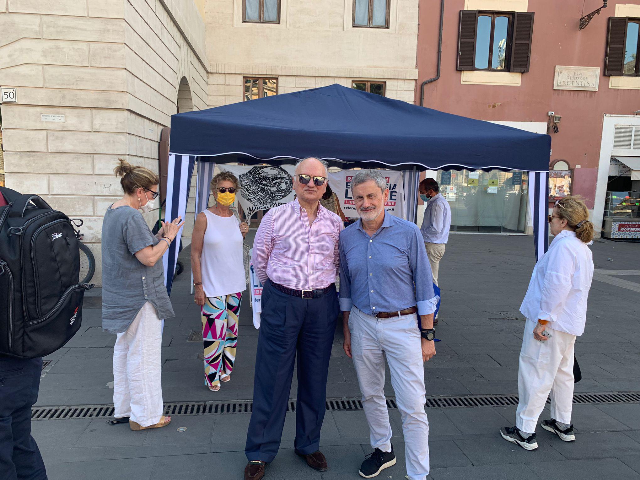 Giustizia, Alemanno e Bertolaso firmano referendum