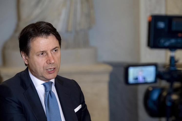 Governo, Conte al M5S: "Non accetterei mai un ministero"