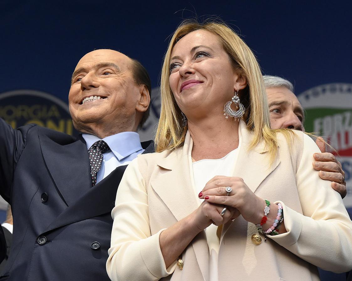 Governo, domani incontro Meloni-Berlusconi