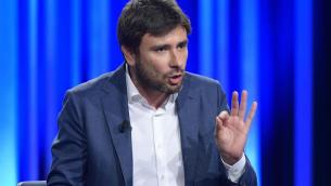 Governo Draghi, Di Battista ai 5S: "Non cedete, vogliono indebolire Movimento"