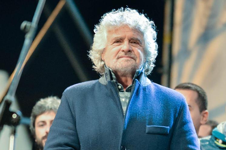 Governo Draghi, Grillo con M5S domani a consultazioni