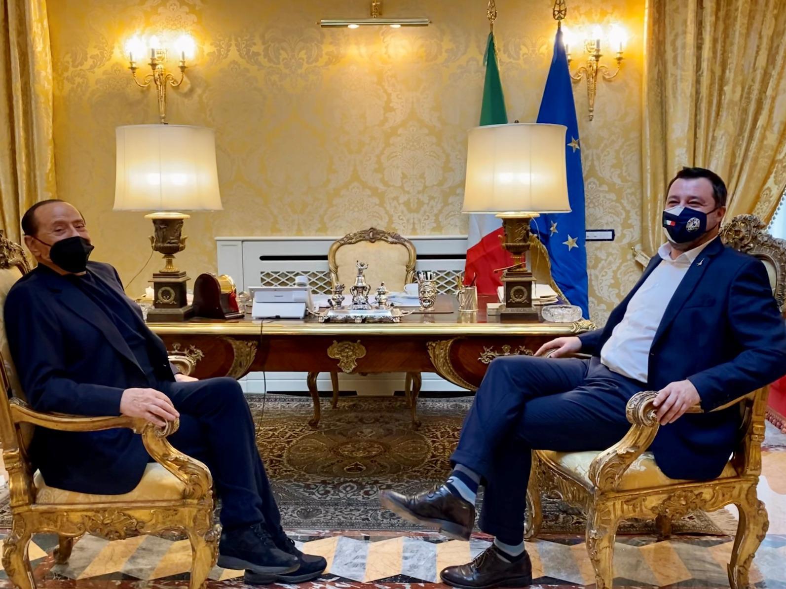 Governo Draghi, incontro Berlusconi-Salvini: "Sostegno senza veti"