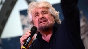 Governo, Grillo ci ripensa: ok a Draghi se squadra è politica