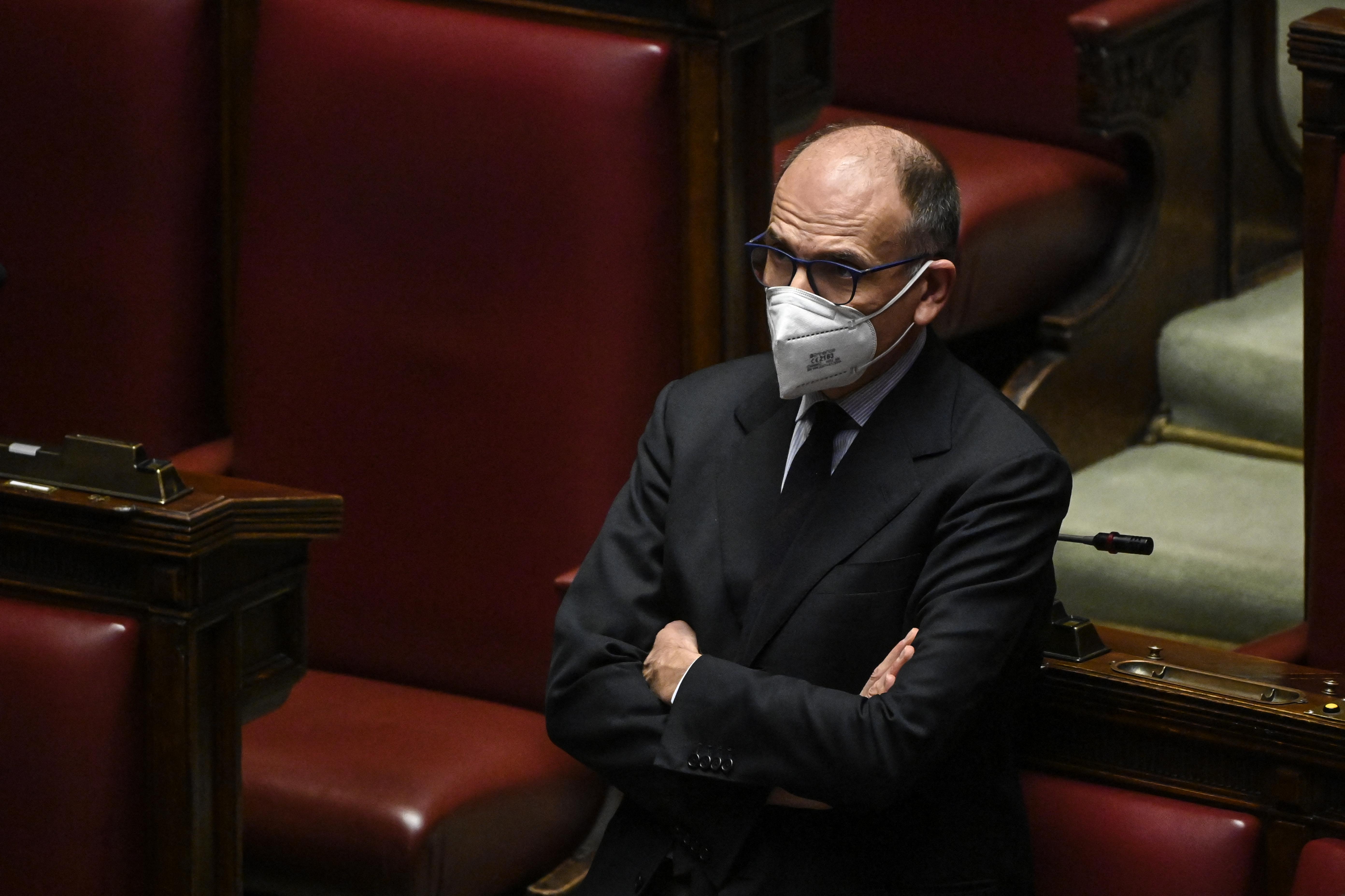 Governo, Letta: "Continua minaccia crisi da centrodestra, così non si può andare avanti"