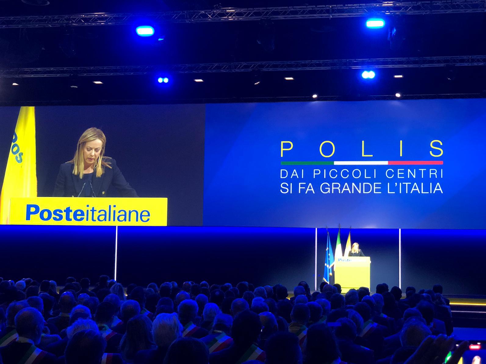 Governo, Meloni: "Al lavoro per unire Italia, no cittadini serie A e B"