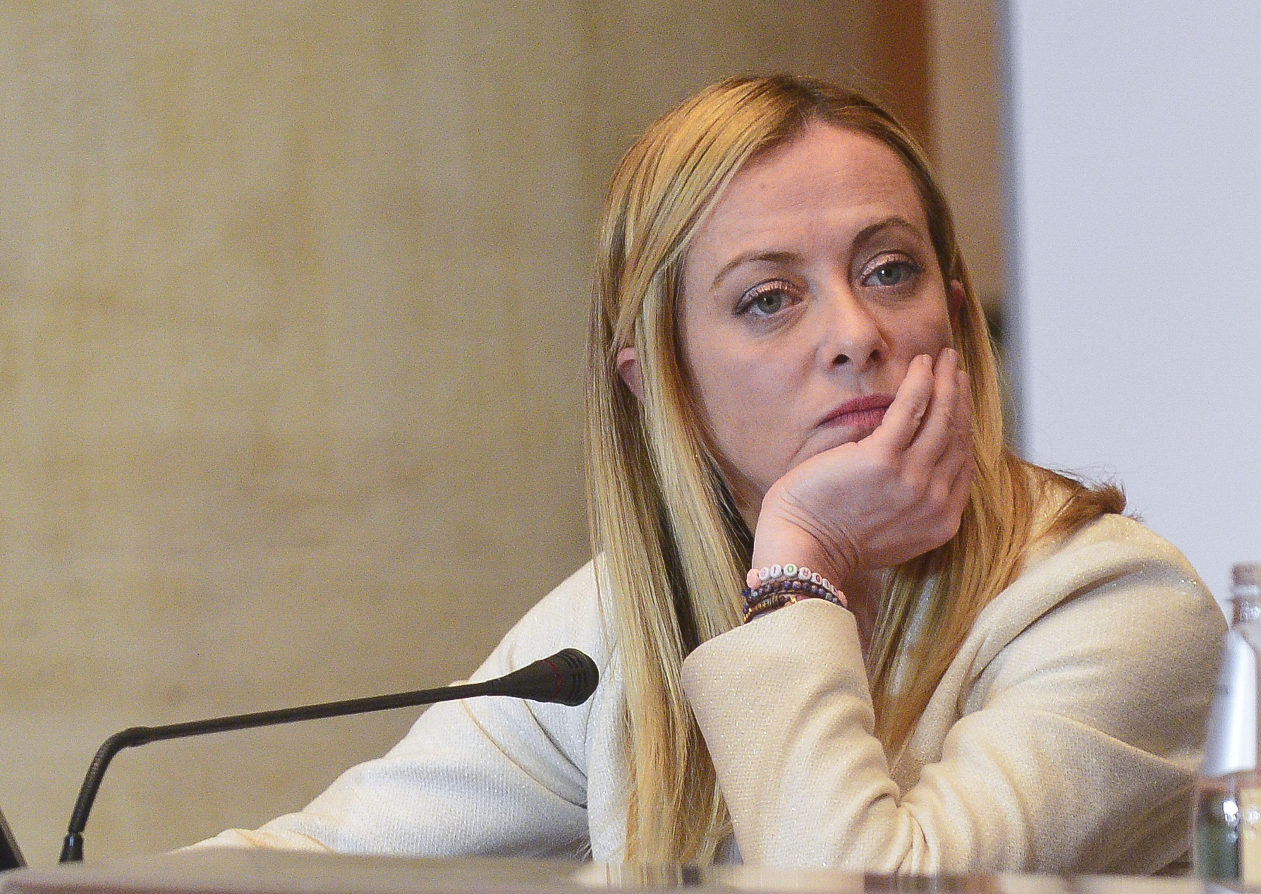 Governo, Meloni: "Non sto qui per sopravvivere guardando i sondaggi"