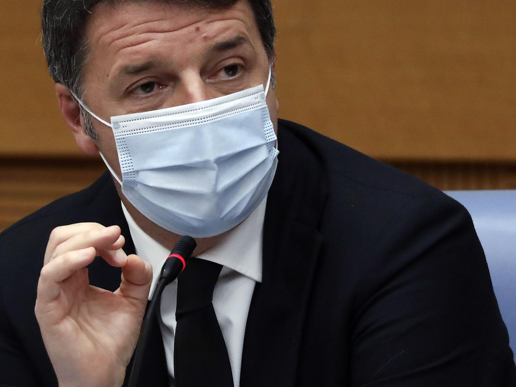 Governo, Renzi: "Va avanti, noi dalla parte di Draghi"