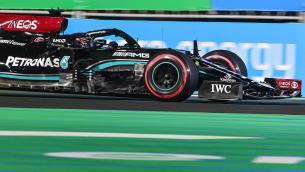 Gp Arabia Saudita, pole di Hamilton