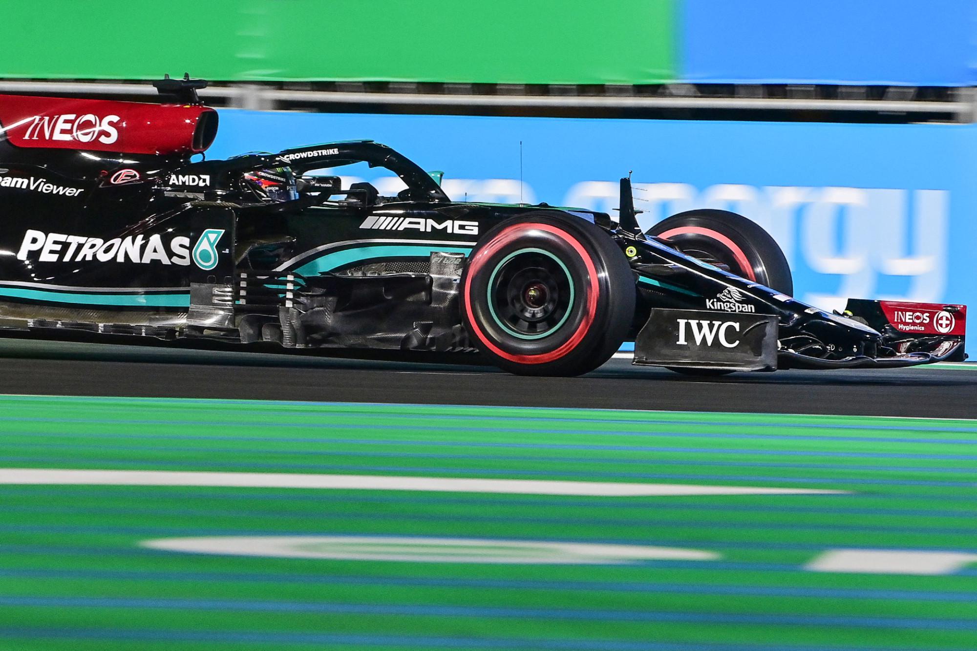 Gp Arabia Saudita, pole di Hamilton