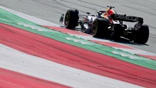 GP Austria, Verstappen vince la sprint davanti a Ferrari di Leclerc e Sainz