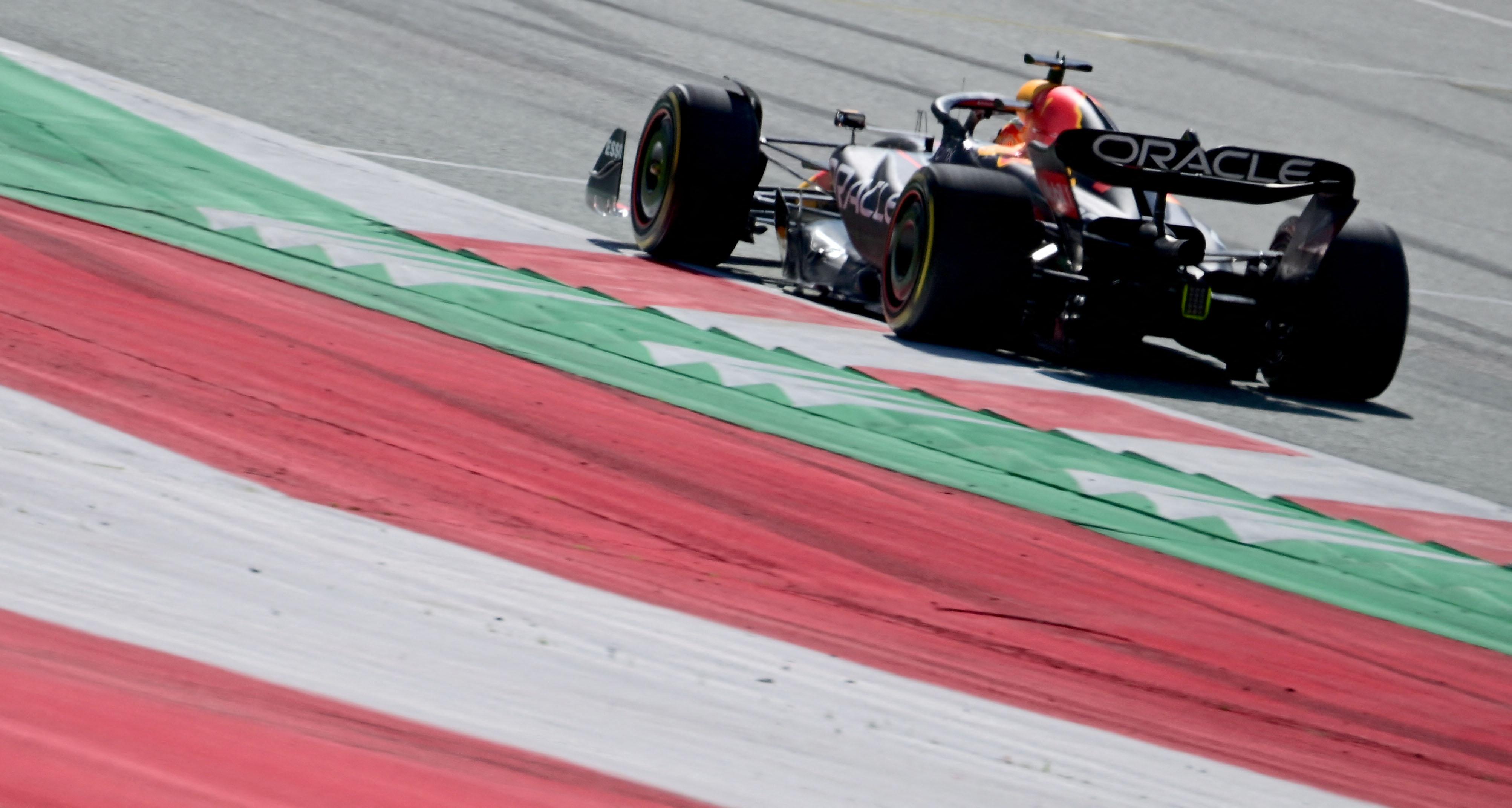 GP Austria, Verstappen vince la sprint davanti a Ferrari di Leclerc e Sainz