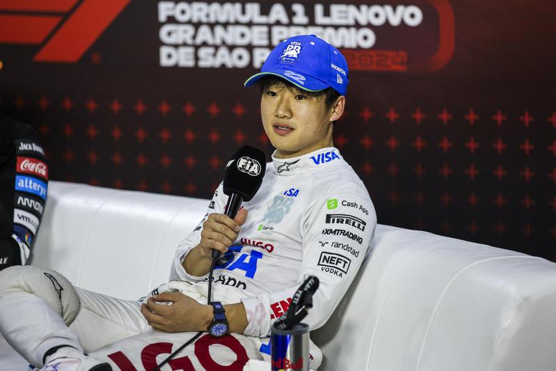 Gp Las Vegas, Tsunoda bloccato in dogana: "Forse perché indossavo pigiama"