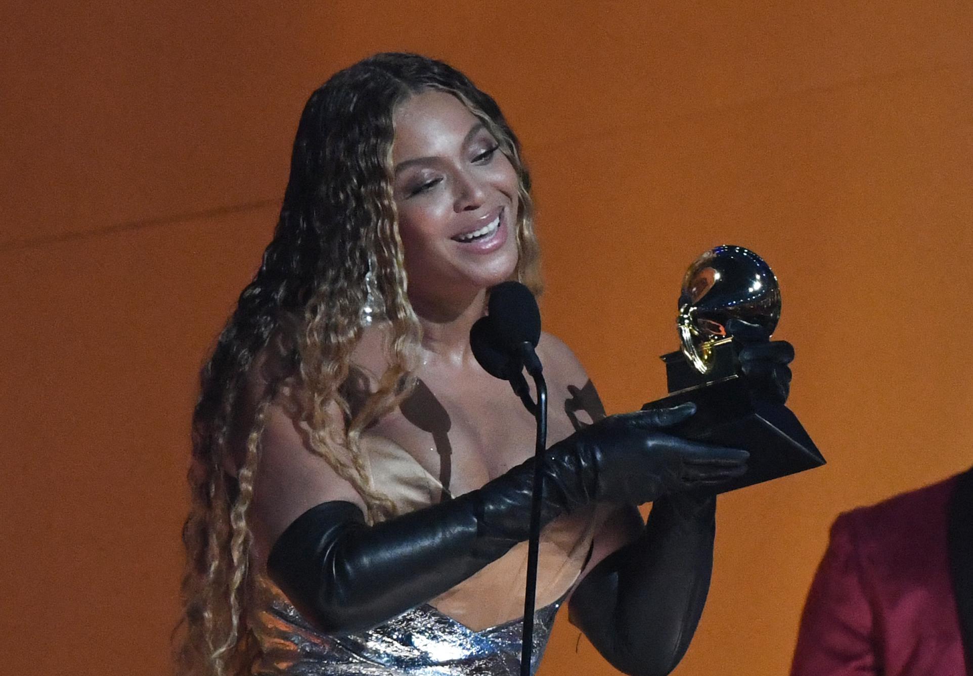 Grammy 2023, Beyoncé fa la storia: Maneskin a mani vuote