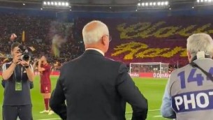 'Grande condottiero, romanista vero': Ranieri, omaggio da brividi dell'Olimpico - Video