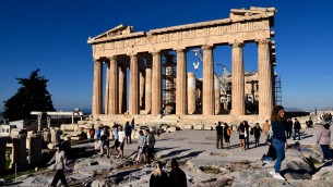 Grecia, Atene introduce il numero chiuso per le visite all'acropoli