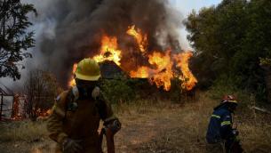 Grecia nella morsa degli incendi, 'storica' ondata di caldo