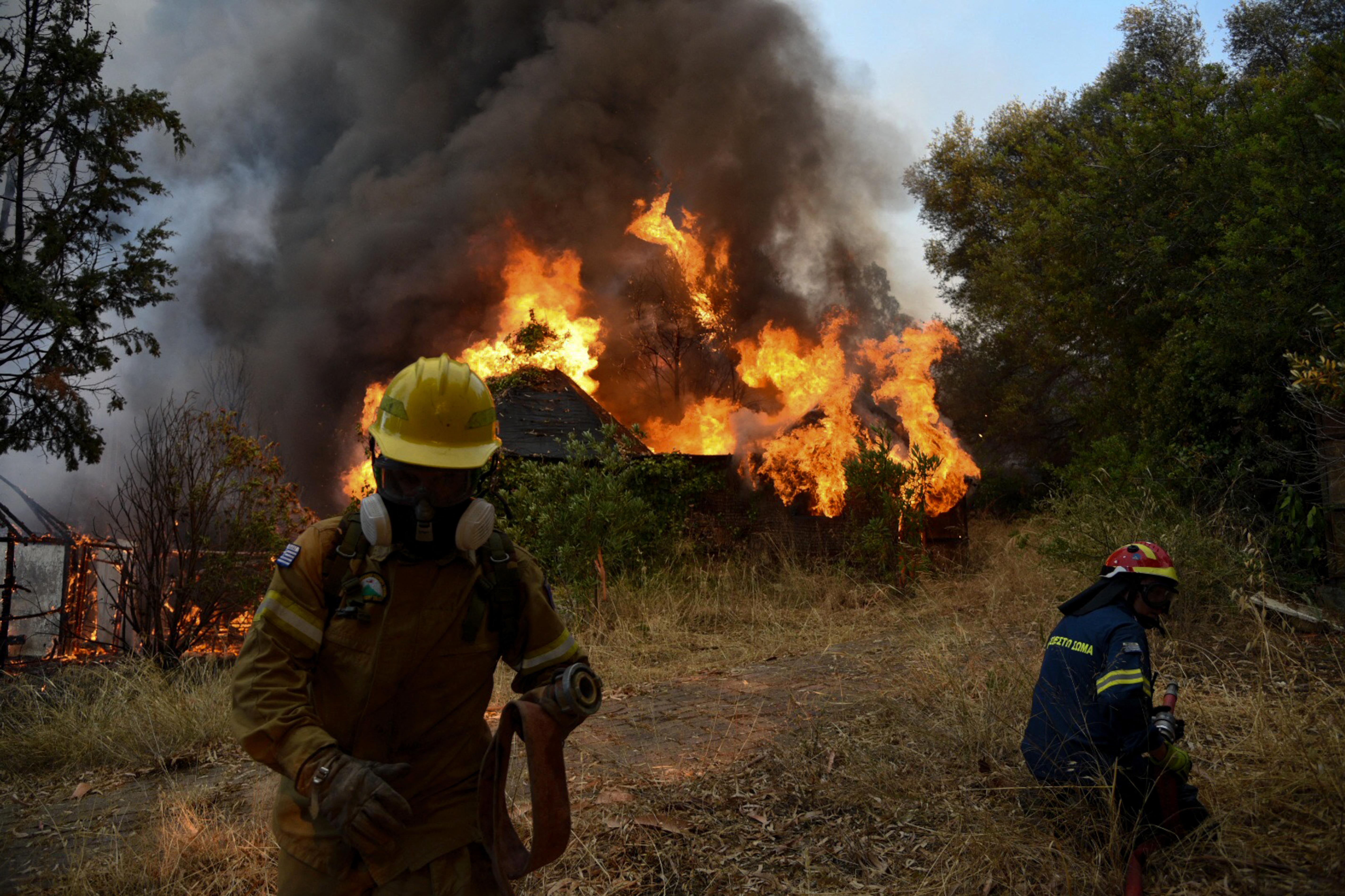 Grecia nella morsa degli incendi, 'storica' ondata di caldo