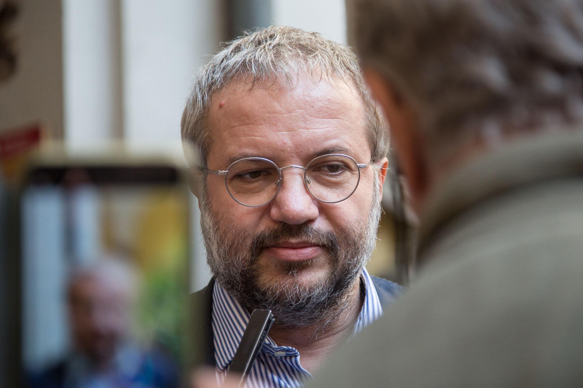 Green pass, Borghi: "Grave errore, obbligo vaccinale più onesto"