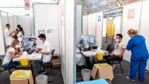 Green pass, Brusaferro: "Due dosi sono passepartout"