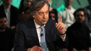 Green pass, Burioni: "Convincere non vaccinati, molti hanno solo paura"