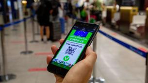Green pass Italia da 6 agosto, governo alla stretta finale