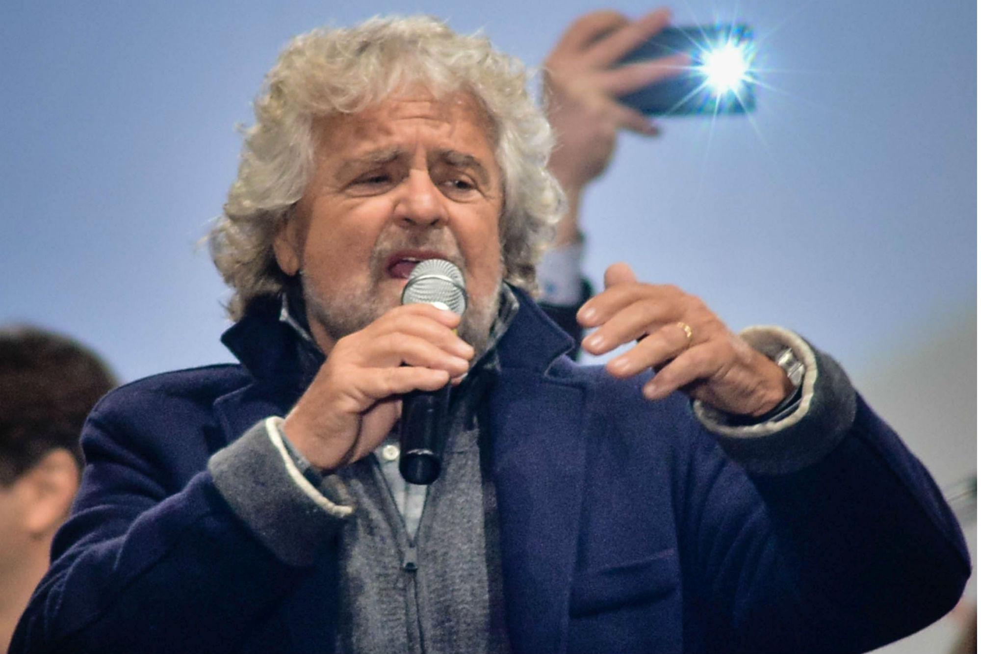 Green pass Italia, Grillo: "Stato paghi tamponi a lavoratori"