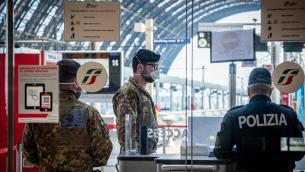 Green pass Italia obbligatorio, treni e proteste: stazioni sorvegliate