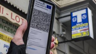 Green pass negozi 1 febbraio 2022, regole controlli: faq governo
