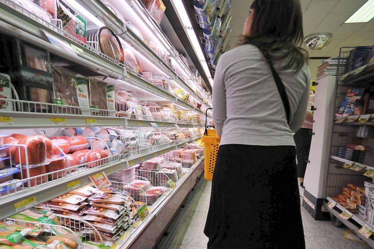 Green pass negozi, non serve in supermercati: faq Dpcm