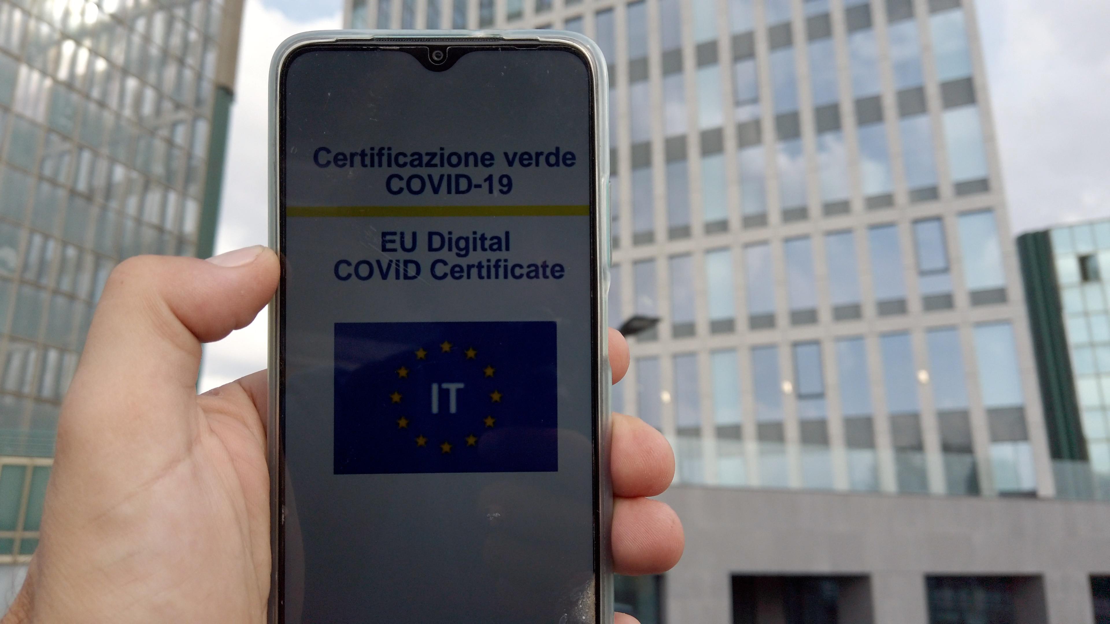Green pass obbligatorio al lavoro, le linee guida per la Pa