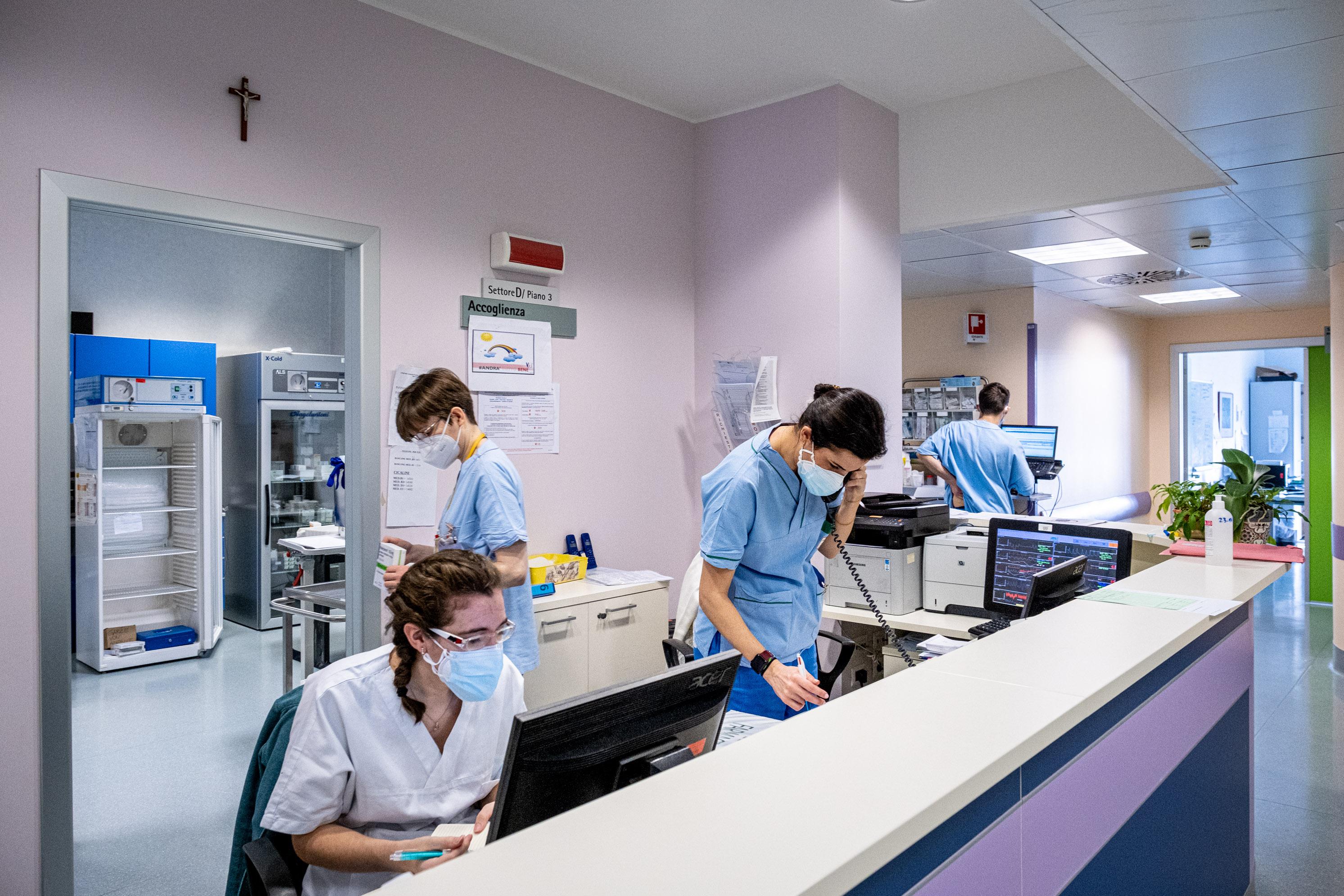 Green pass obbligatorio, boom prenotazione vaccini
