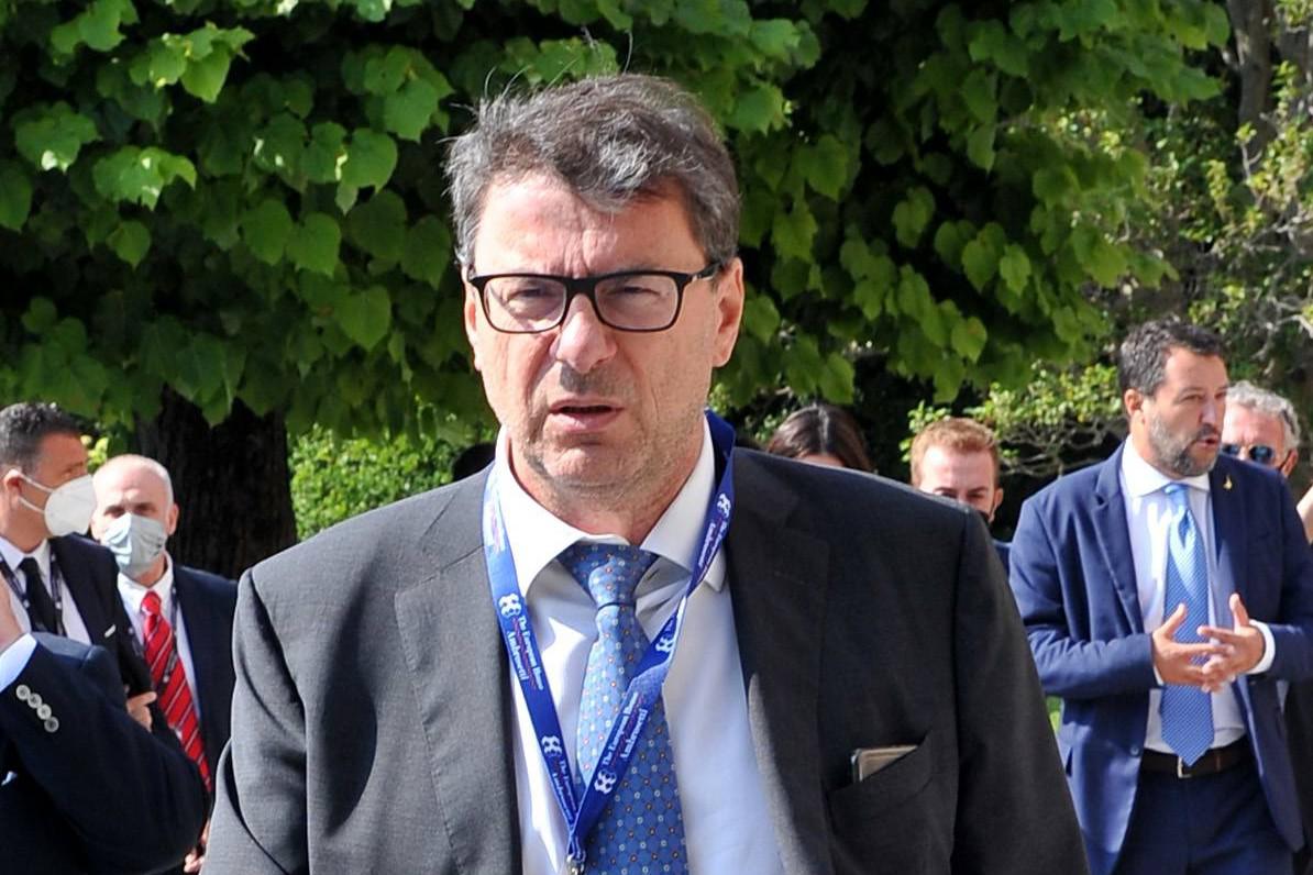 Green pass obbligatorio, Giorgetti: "Serve ad aumentare libertà"