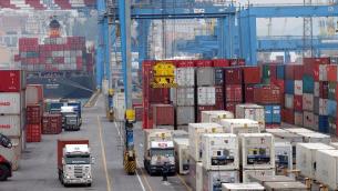 Green pass obbligatorio, portuali e camionisti: "Così Italia si blocca"