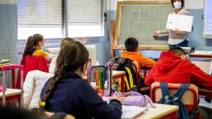 Green pass scuola, stop stipendio docenti dopo 5 giorni di assenza