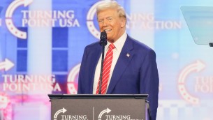 Groenlandia, Francia contro Trump: "Ue non permette attacco ai suoi confini"