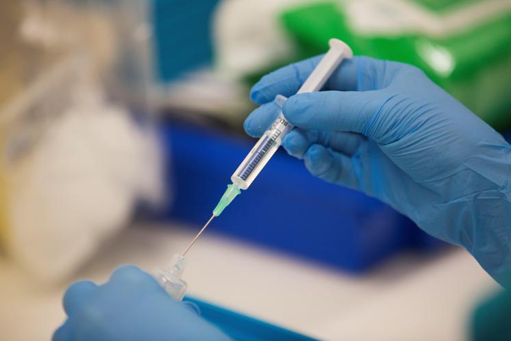 Gsk: "Storico ok Oms a vaccino anti-malaria, impegno per fornire 15 mln dosi l'anno"