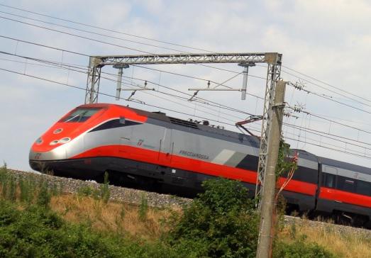 Guasto a Frecciarossa, treno fermo a Chiusi