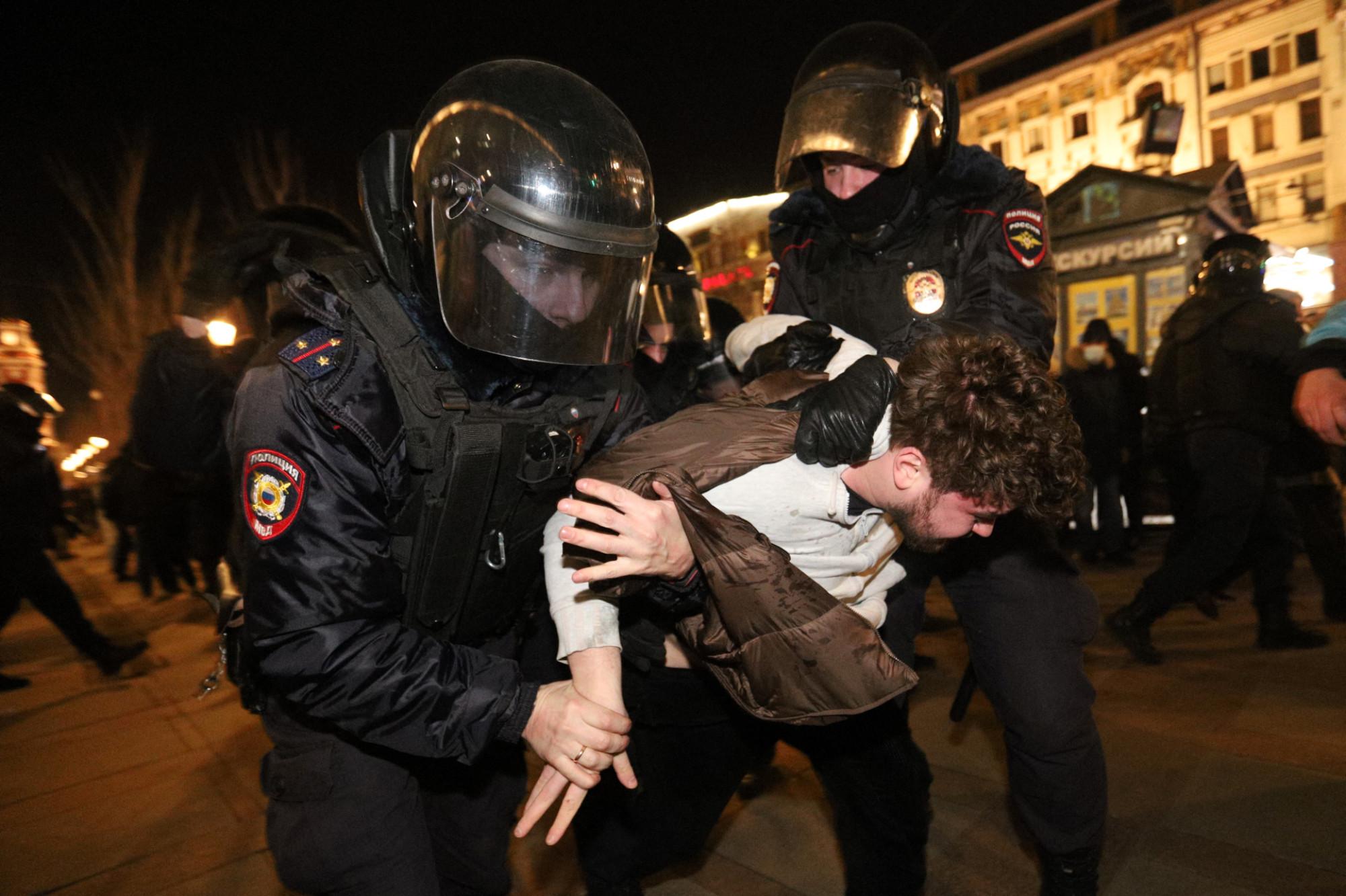 Guerra in Ucraina, 2mila manifestanti arrestati in Russia