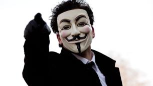 Guerra in Ucraina, Anonymous attacca sito russo
