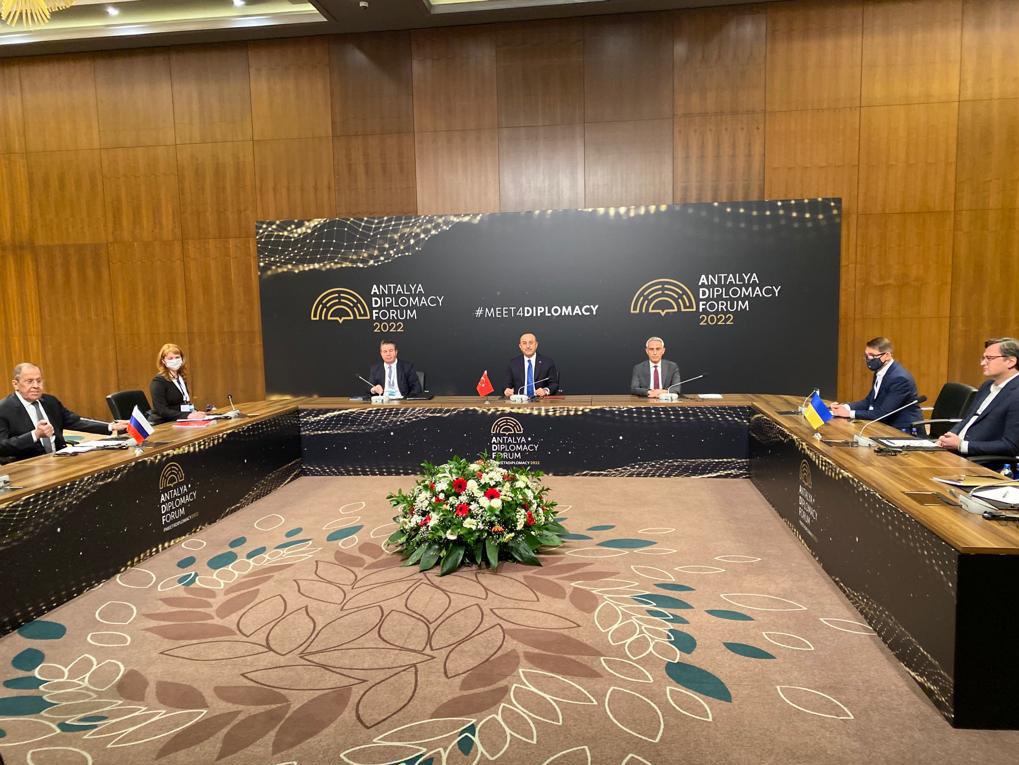 Guerra Ucraina-Russia, al via incontro Lavrov-Kuleba in Turchia