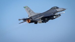 Guerra Ucraina-Russia, caccia F-16: dove avverrà addestramento piloti Kiev
