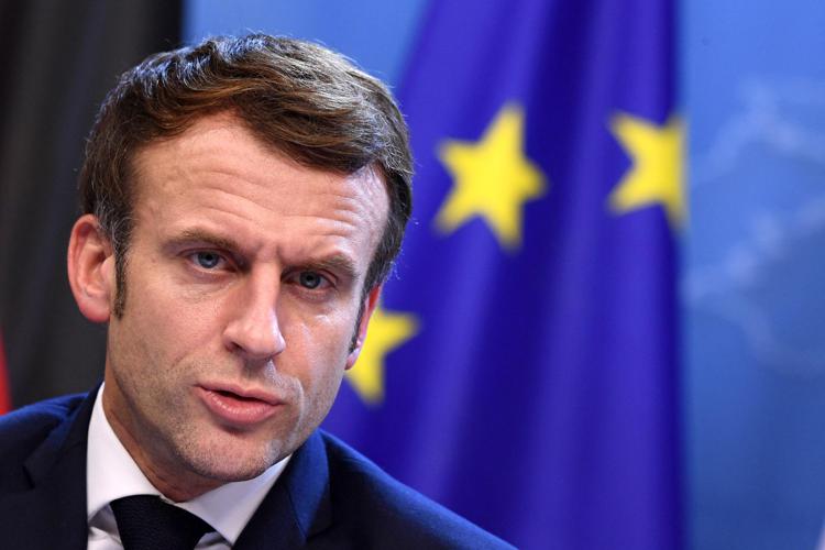 Guerra Ucraina-Russia, Macron: "Francia darà ancora armi a Kiev"