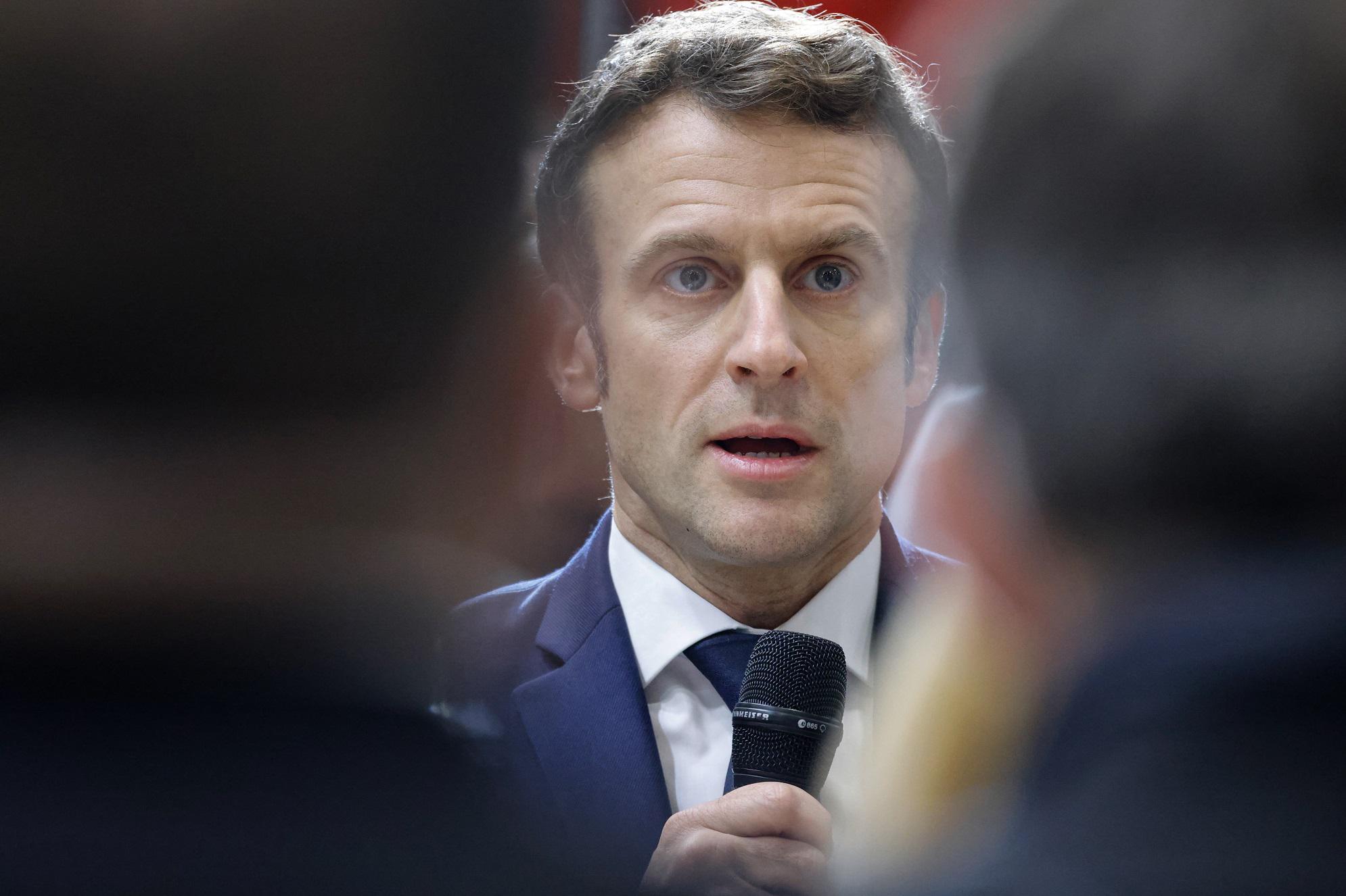Guerra Ucraina-Russia, Macron: "Putin macellaio? Non userei parole Biden"