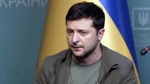 Guerra Ucraina, Zelensky chiede altre sanzioni contro Russia: "Stop export petrolio"
