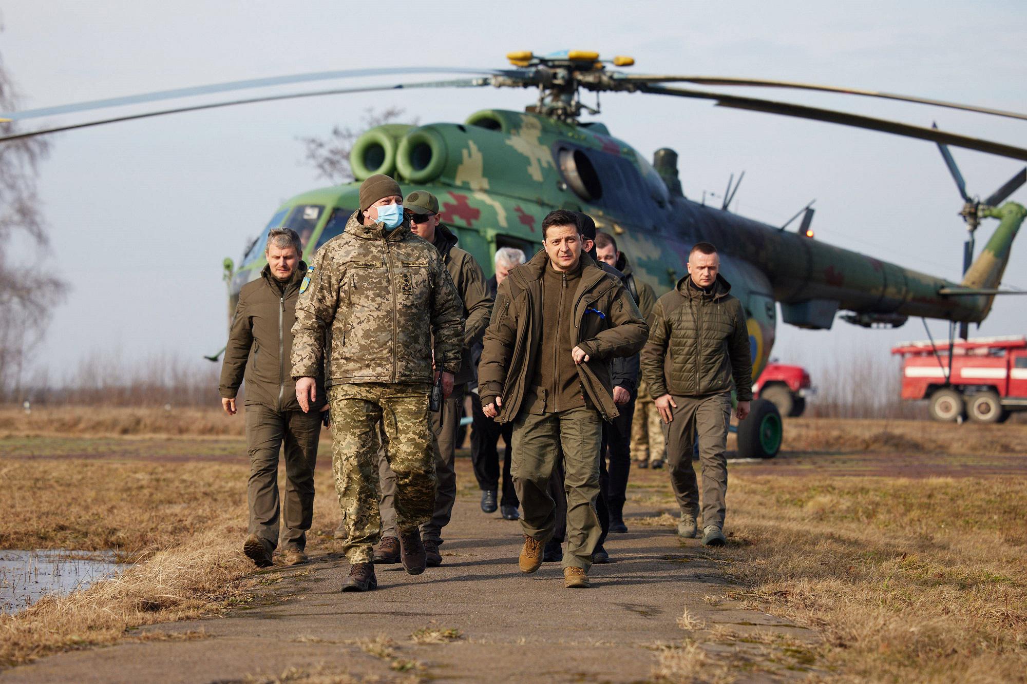 Guerra Ucraina, Zelensky: "È Russia che prepara attacco chimico"